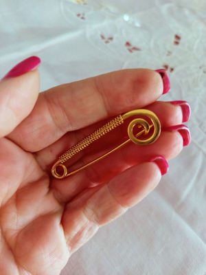 Vintage brooch "Paramana" used, gold color, minimal design