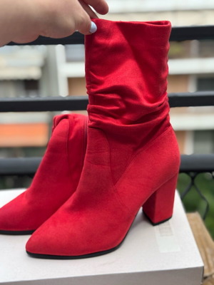 Red ankle boots like new, size 39, 8 cm heel