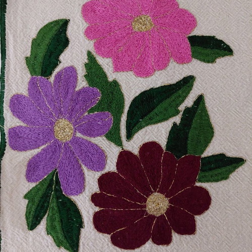 Tablecloth rectangular used 190x140cm vintage embroidered with flower motifs