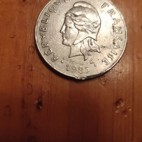 50f French Coin 1985 like new with minor mark