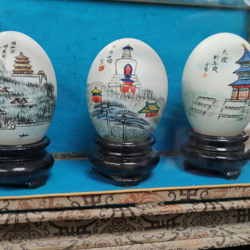 Table decor used with 3 hand-painted eggs