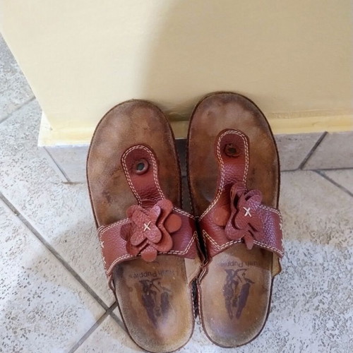 Hush Puppies flip-flops size 38, pair of 2