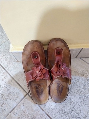 Hush Puppies flip-flops size 38, pair of 2