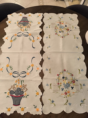 Decorative table linens set new