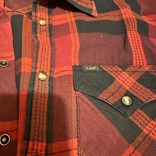 Lee men's shirt Medium slim fit like new, black and red