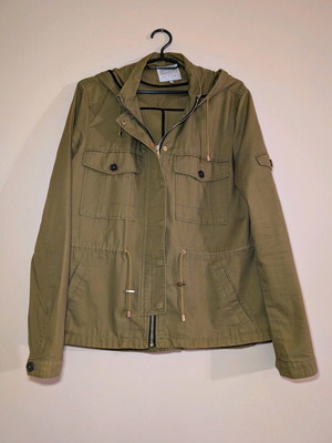 Zara khaki jacket with hood size L like new
