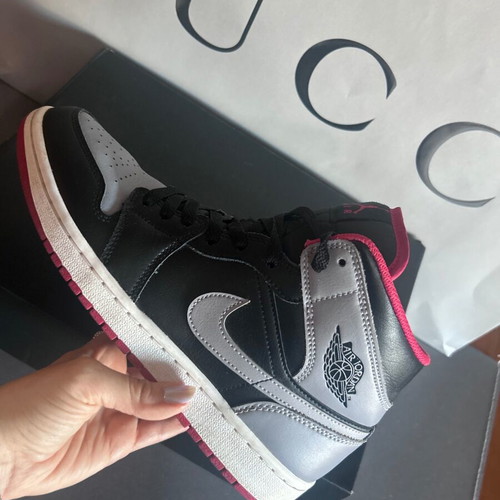 Nike Air Jordan 1 Mid Bred Shadow sneakers like new, size 42