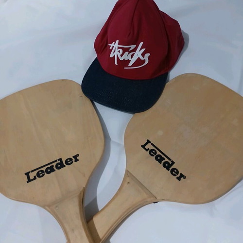 Beach rackets like new with free cap