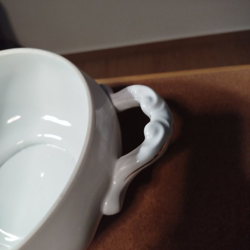Porcelain soup tureen used, height 20 cm, width 33 cm