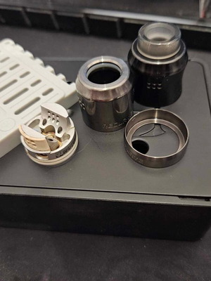 Wotofo Recurve v1 with extra top cap set, screws, O-rings and squonk pin