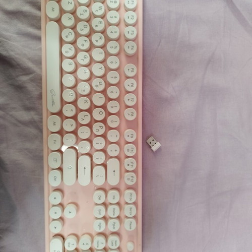Sentio Retro wireless keyboard used, pink vintage style