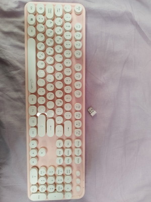 Sentio Retro wireless keyboard used, pink vintage style