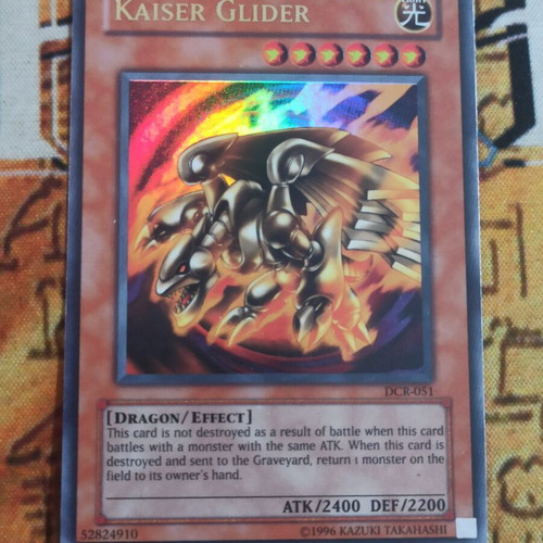 Kaiser Glider Ultra Rare κάρτα Yu-Gi-Oh! με εφέ