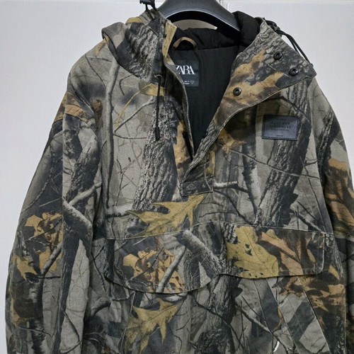Zara men's jacket like new, size large, multicolor