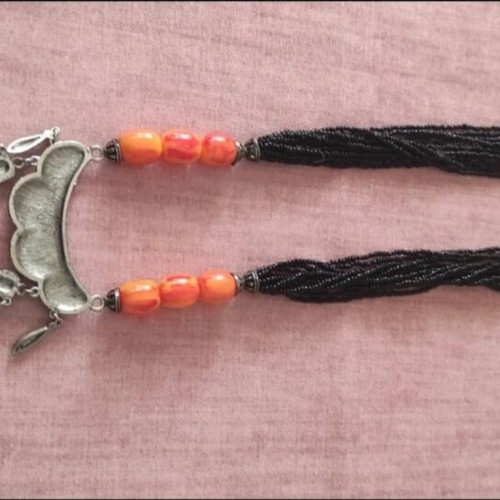 Long necklace with metal element like new, black and orange