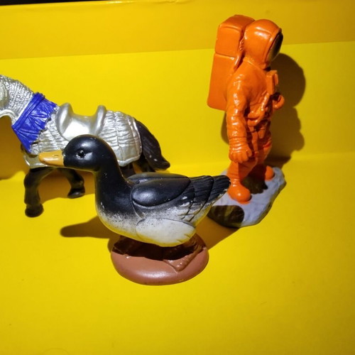 Safari Ltd figures set, 4 pieces, like new