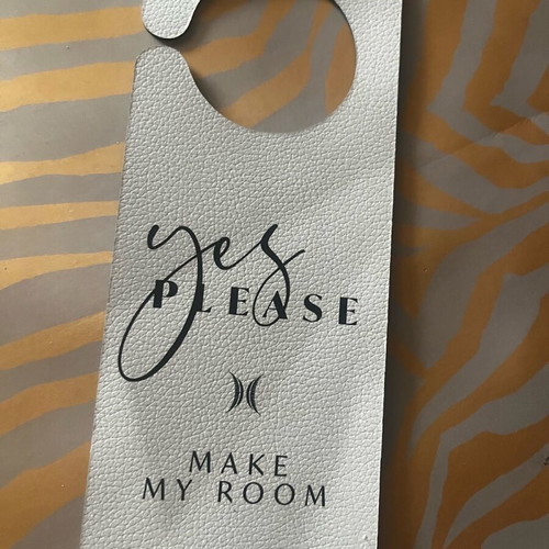 Door hanger like new, informational