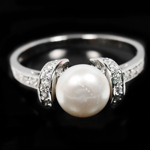 AAA Luxury 925 Silver Ring with Pearl and Zircon Size 7 New