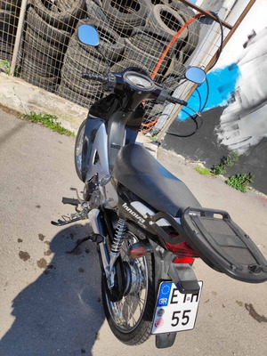 Honda Innova 125 moped like new, 17000 km, black-silver