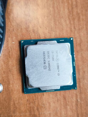 Intel i3 7100 3.9GHz σαν καινούργιο με ψύκτρα