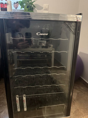 Candy CCV 150EU wine cooler used, defective