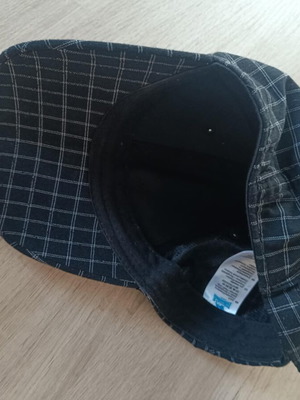 Lonsdale men's hat like new, adjustable size, black and grey
