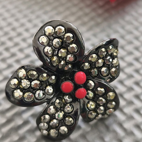 Cocktail Ring "Black Flower" New with Strass and Red Details