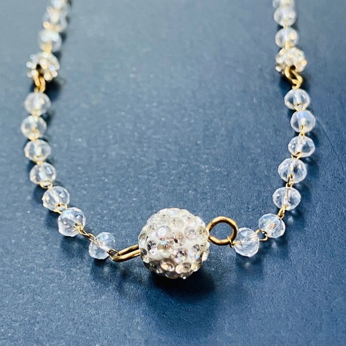White necklace with artificial stone like new