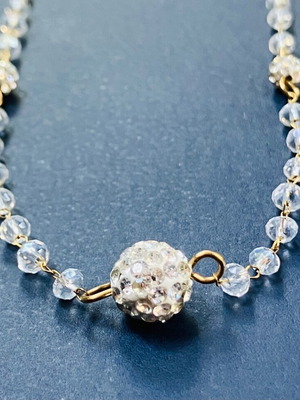 White necklace with artificial stone like new