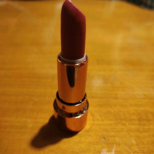 Miss Lirenn lipstick used with matte finish and warm shade