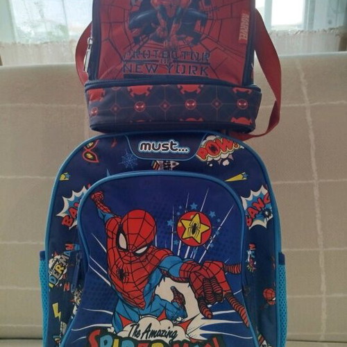 Must Spiderman Trolley Bag and Lunch Bag like new for Kindergarten Boy