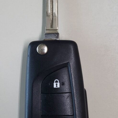 Peugeot 108 folding key 2 buttons like new