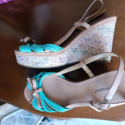 Hush Puppies turquoise platform sandals like new, size 38