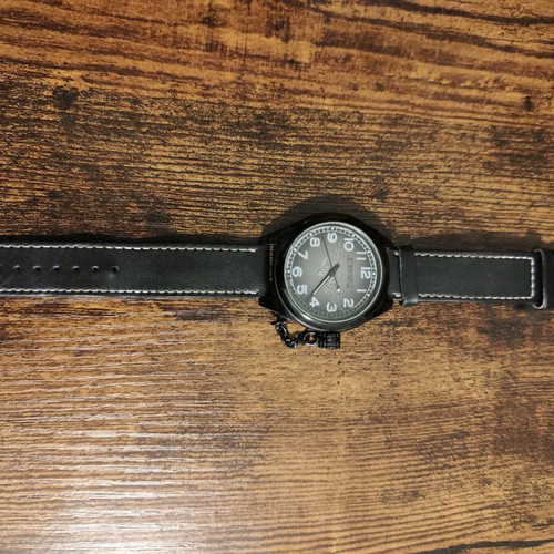Chevignon men's watch used with leather strap and 3 Atm water resistance