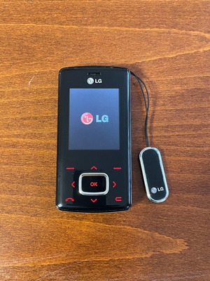 LG KG800 phone used, touch buttons, missing battery clip