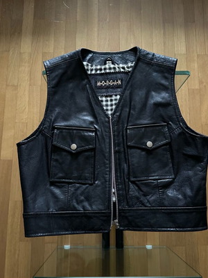 Morgan women's leather look vest size M like new, black