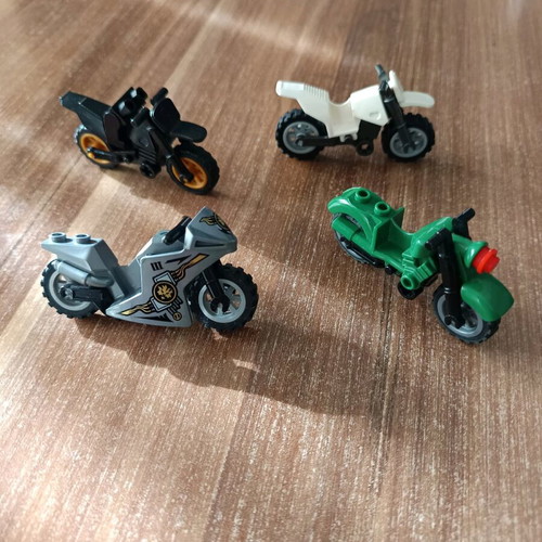 Lego Ninjago motorcycles like new, pack of 4 pieces