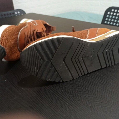 La Strada women's sneakers like new, brown with gold details