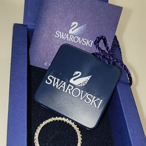 Swarovski ring new 925 silver plated with bright zircons