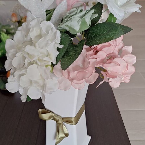 Wedding and Baptism Decoration set like new, over 80 pieces, pastel colors