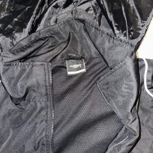 Umbro vintage windbreaker with hidable hood size XXL like new, black