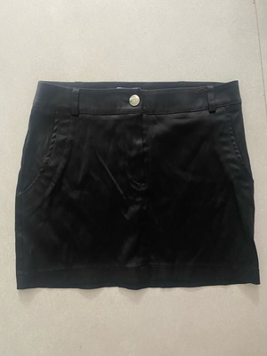 Satin black vintage skirt like new, size xs-small