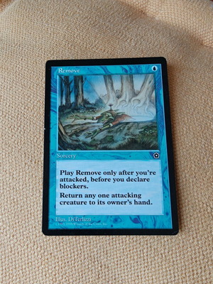 Remove MTG Magic The Gathering 1998 Portal Second Age card used