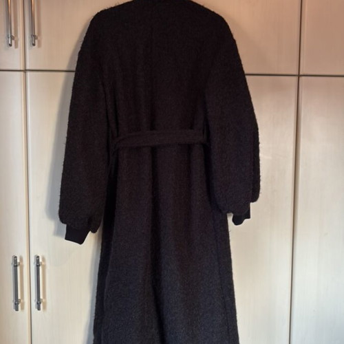 Women's coat New Collection size M like new, black