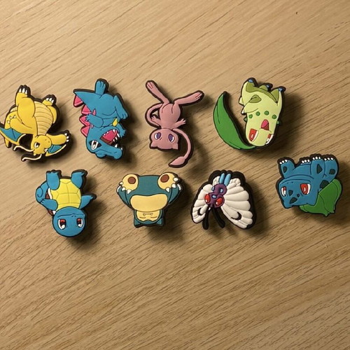 Pokemon Pin Croc Set like new