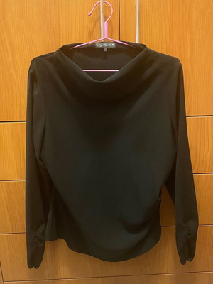 Zara blouse black size XL like new