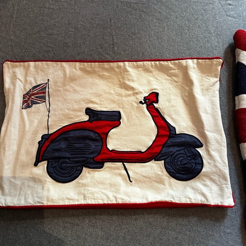 Decorative pillowcases Union Jack and Vespa used, pack