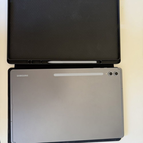 Samsung Galaxy S10 Tab Ultra 14.6” like new, 12GB/256GB with S Pen