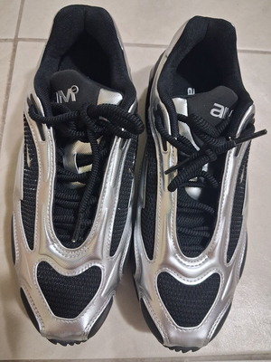 Nike Air Max Muse αθλητικά σαν καινούργια, μαύρο και ασημί, μέγεθος 38.5