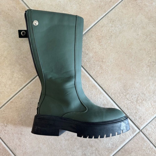 Bershka green boots like new, waterproof, size 36